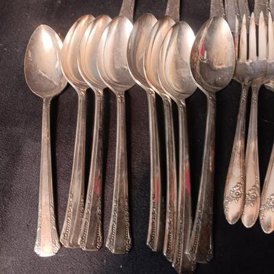 2 PATTERNS OF WM ROGERS SILVER PLATE FLATWARE