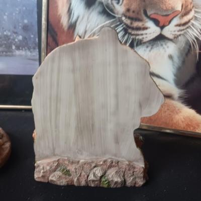 2 TIGER STATUES AND 2 FRAMED POSTERS