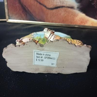 2 TIGER STATUES AND 2 FRAMED POSTERS