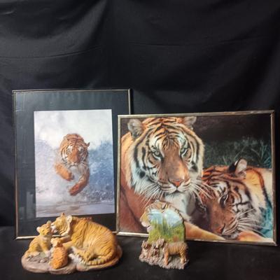 2 TIGER STATUES AND 2 FRAMED POSTERS
