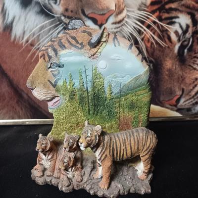 2 TIGER STATUES AND 2 FRAMED POSTERS