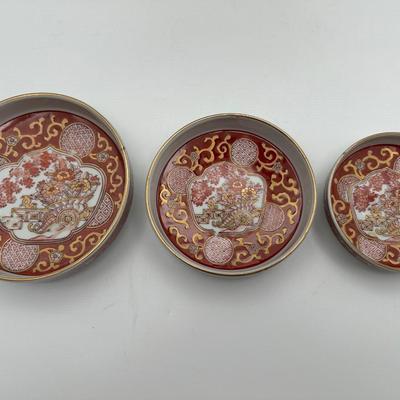 Gold IMARI Hand Painted Platter and (3) Small Bowls