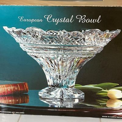 COSTCO ~ European Crystal Bowl