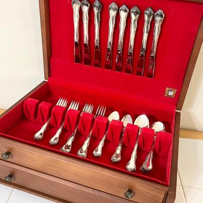 ONEIDA ~ Fredericksburg ~ 5 Piece Service For 8