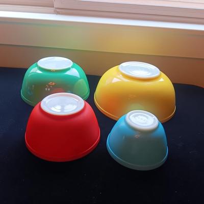 PYREX NESTING BOWLS