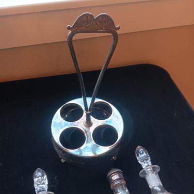 PELTON BROS. VINTAGE SILVER PLATED CRUET SET