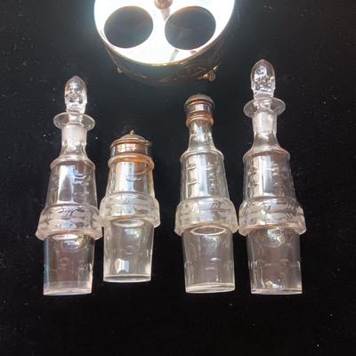 PELTON BROS. VINTAGE SILVER PLATED CRUET SET