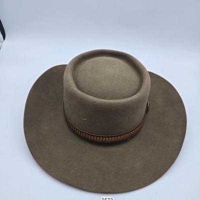 Mustang Hat size 7 5/8