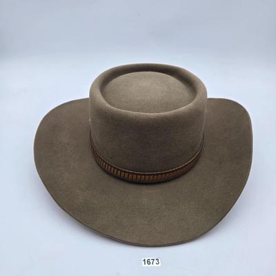 Mustang Hat size 7 5/8