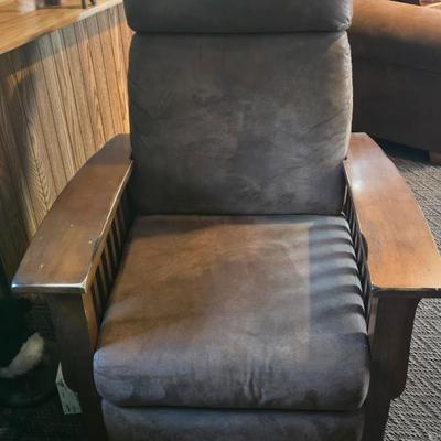 Beautiful , Yet Comfortable Seat