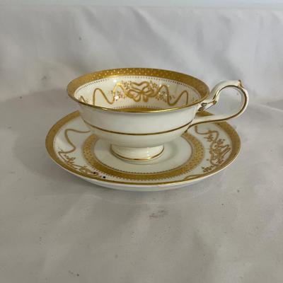 Three Tiffany & Company Tea Cups & Saucers (GB-MG)