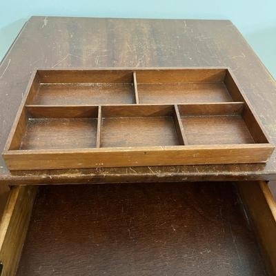 Wilson & Mayers Drop Leaf Claw Foot Table (DR-MG)