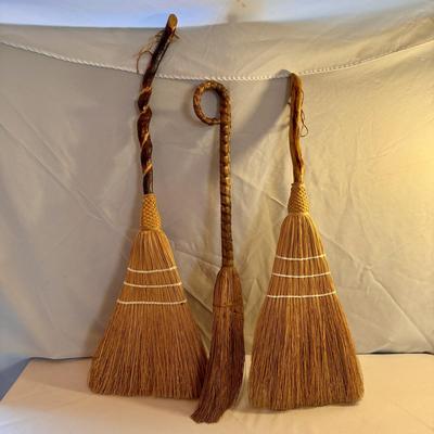 Three Woven Straw Brooms (LR-DZ)