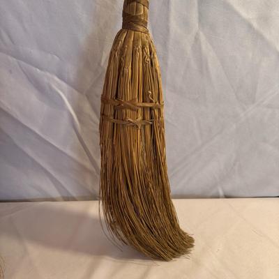 Three Woven Straw Brooms (LR-DZ)