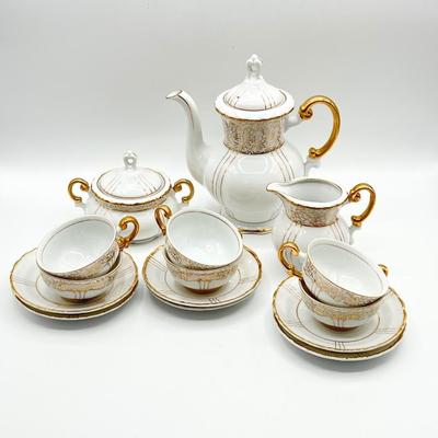 SEYEI ~ Fifteen (15) Piece Porcelain Tea Set