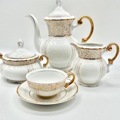 SEYEI ~ Fifteen (15) Piece Porcelain Tea Set
