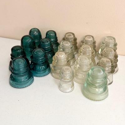 HEMINGRAY ~ Insulators ~ 18 Assorted
