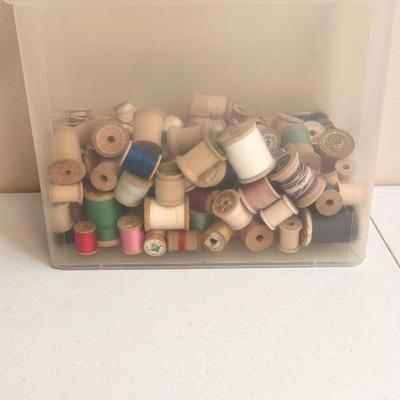 Wooden Spools ~ A Whole Bunch Assorted Wood Thread Spools
