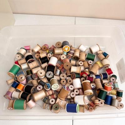 Wooden Spools ~ A Whole Bunch Assorted Wood Thread Spools