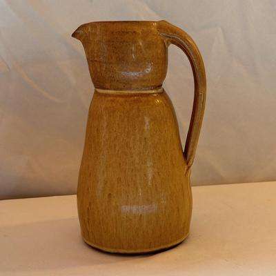 Ceramic Pitchers and More (K-DZ)