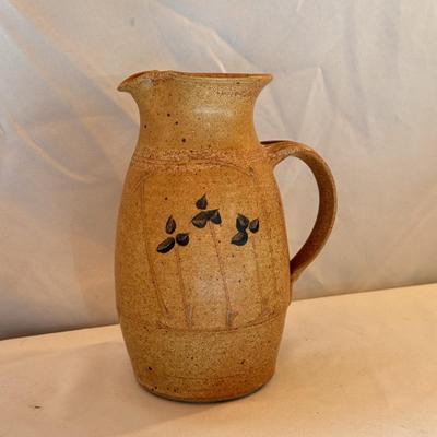 Ceramic Pitchers and More (K-DZ)