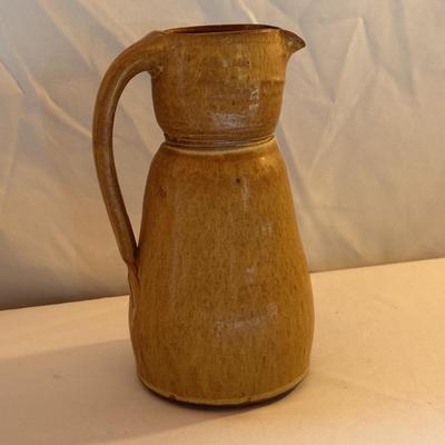 Ceramic Pitchers and More (K-DZ)