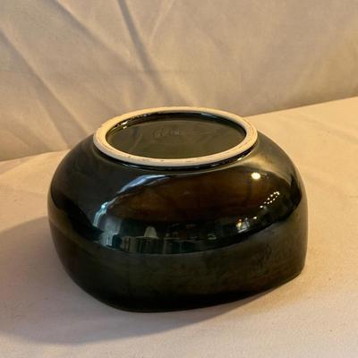 Earth-Toned Pottery (K-DZ)