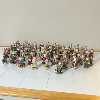 INTERNATIONAL RESOURCING SERV ~ (60) The International Santa Collection Figurines