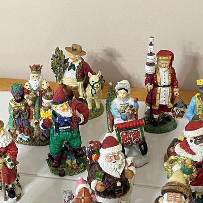 INTERNATIONAL RESOURCING SERV ~ (60) The International Santa Collection Figurines