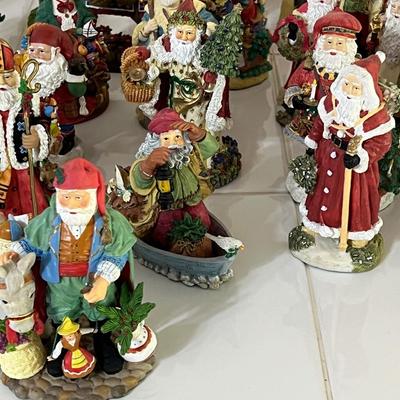 INTERNATIONAL RESOURCING SERV ~ (60) The International Santa Collection Figurines