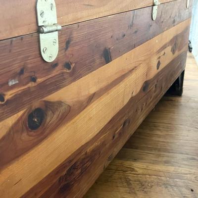 LANE ~ Vtg. Solid Wood Inlaid Cedar Chest ~*Read Details
