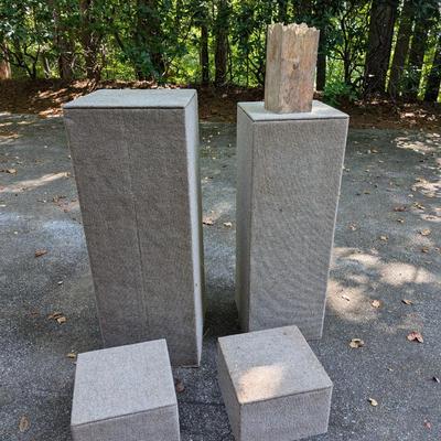 Display Pedestals (8 Pieces Total)