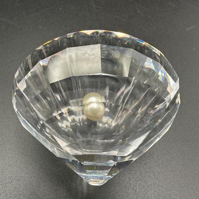 Swarovski Crystal Open Clam Shell with Pearl