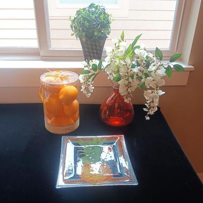 DECORATIVE FRUIT, GLASS PINEAPPLE PLATE & VASE PLUS FAUX PLANT IN METAL POT