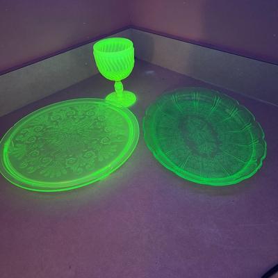 3 Pieces Green Depression glass Vaseline Glass