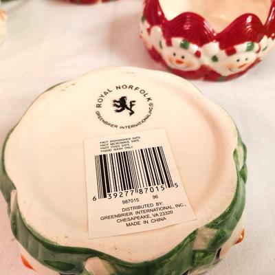 Lot #91 Set of 5 Royal Norfolk Holiday Bowls
