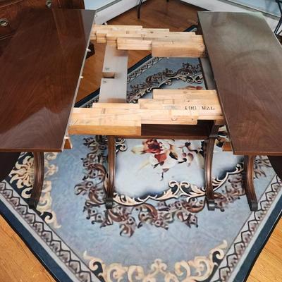 Dining Room Dropleaf Table 32x42 67x42 plus 3/ 14" leaves w pads