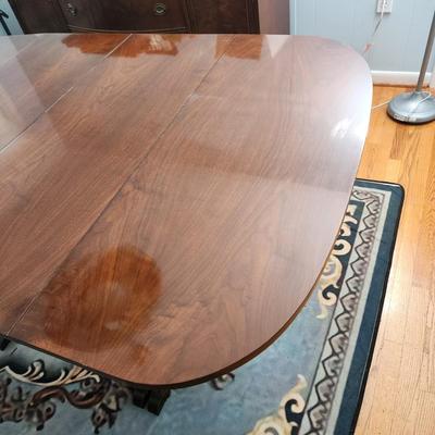 Dining Room Dropleaf Table 32x42 67x42 plus 3/ 14" leaves w pads