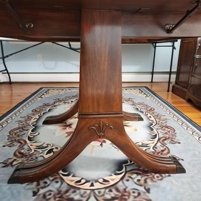Dining Room Dropleaf Table 32x42 67x42 plus 3/ 14" leaves w pads