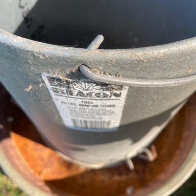 Chicken feeder
