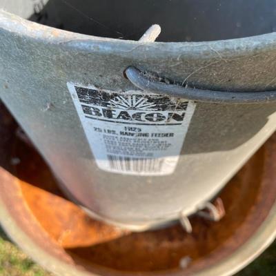 Chicken feeder