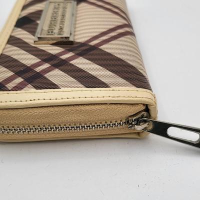 New Burberry-Style Zip Around Wallet