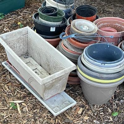 Plastic pots