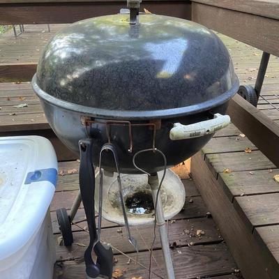 Grill w/ accessories