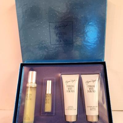 Lot #96 Elizabeth Taylor Sparkling White Diamonds Gift Box