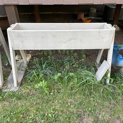 Elevated planter