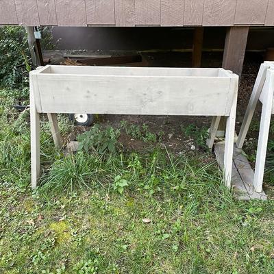 Elevated planter