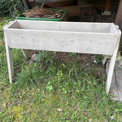Elevated planter