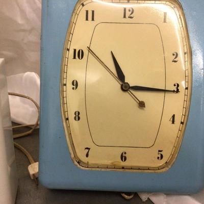 Vintage Kitchen Clocks