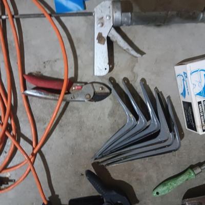 YARD HAND TOOLS, 2 TARPS, EXTENSION CORD, SHELF BRACES
